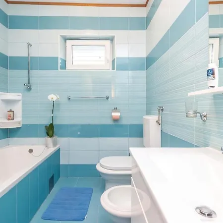 Stunning In With Wifi Apartment