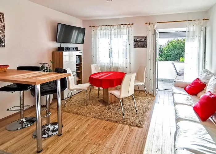 Appartement Stunning In With Wifi Dramalj